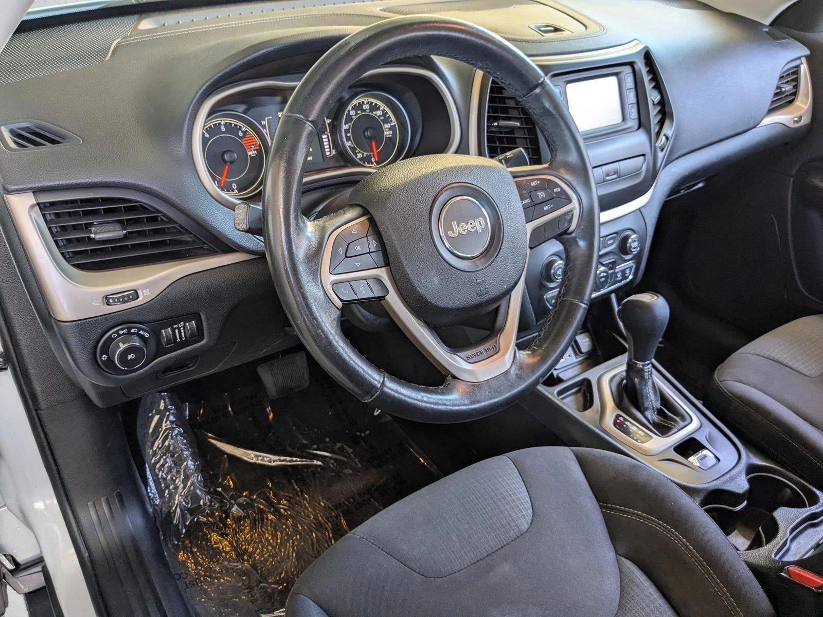 Thumbnail: 2016 Jeep Cherokee - 3