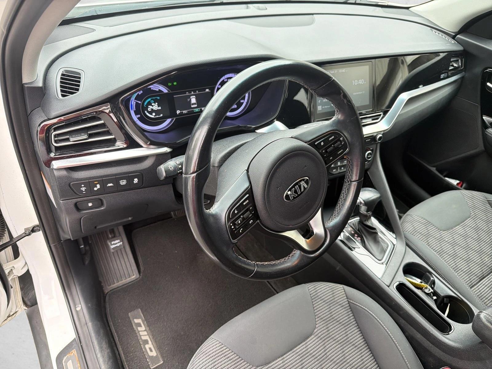 Thumbnail: 2020 Kia Niro - 3