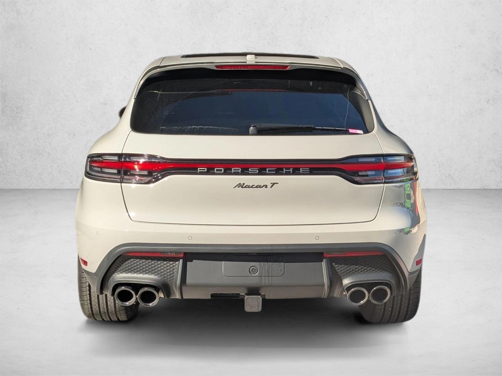 2026 Porsche Macan T - Photo 10