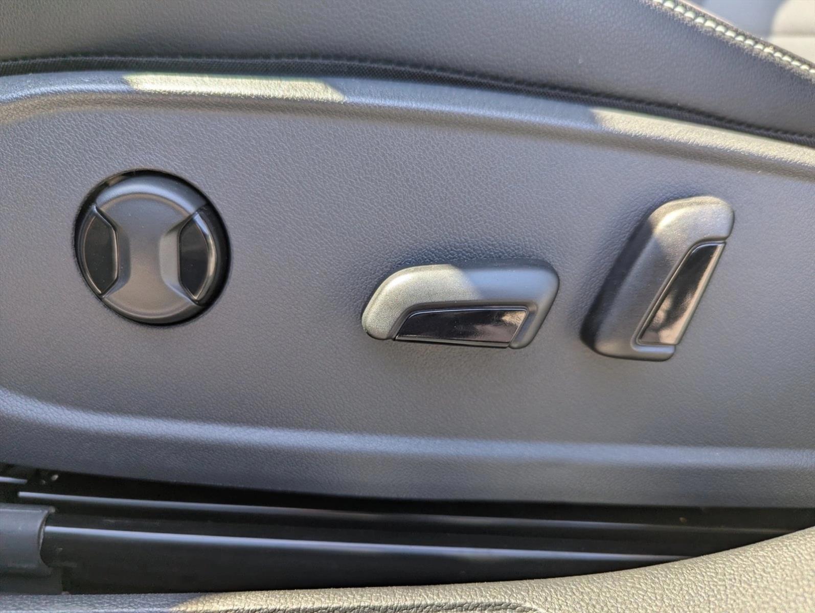 Thumbnail: 2026 Volkswagen Jetta - 4