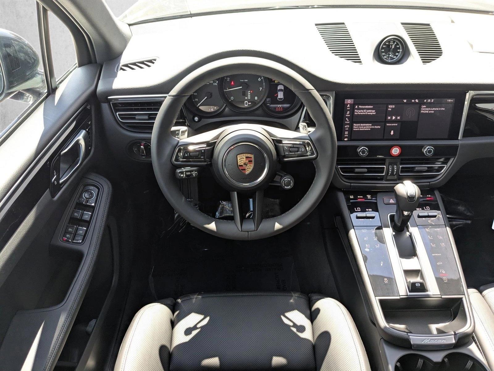 Thumbnail: 2026 Porsche Macan - 4