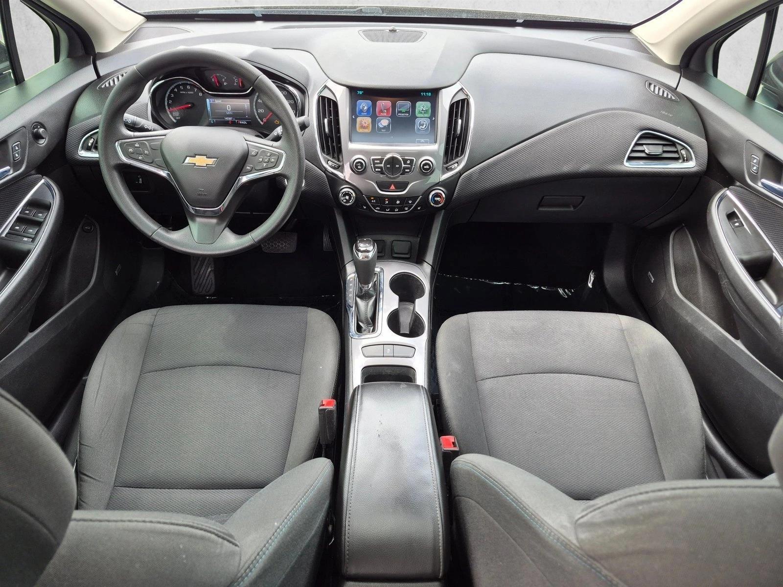 Thumbnail: 2017 Chevrolet Cruze - 3