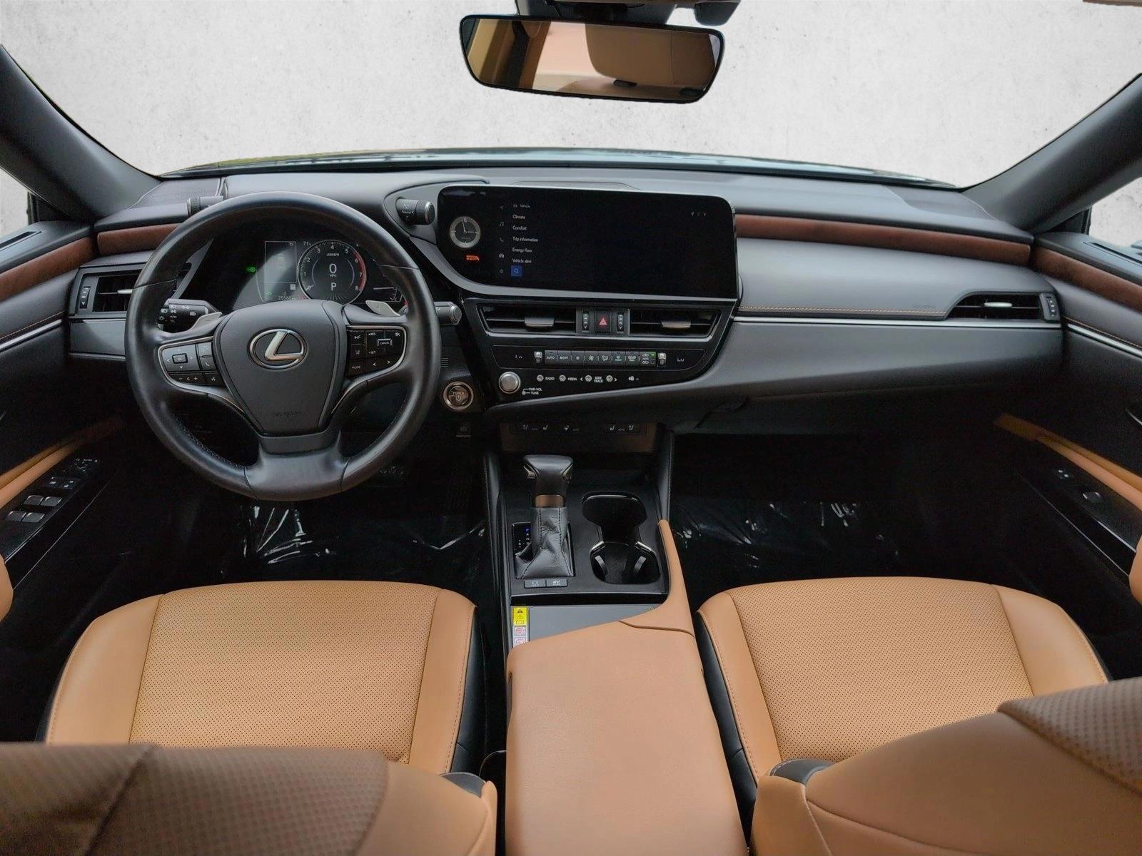 Thumbnail: 2025 Lexus ES - 4
