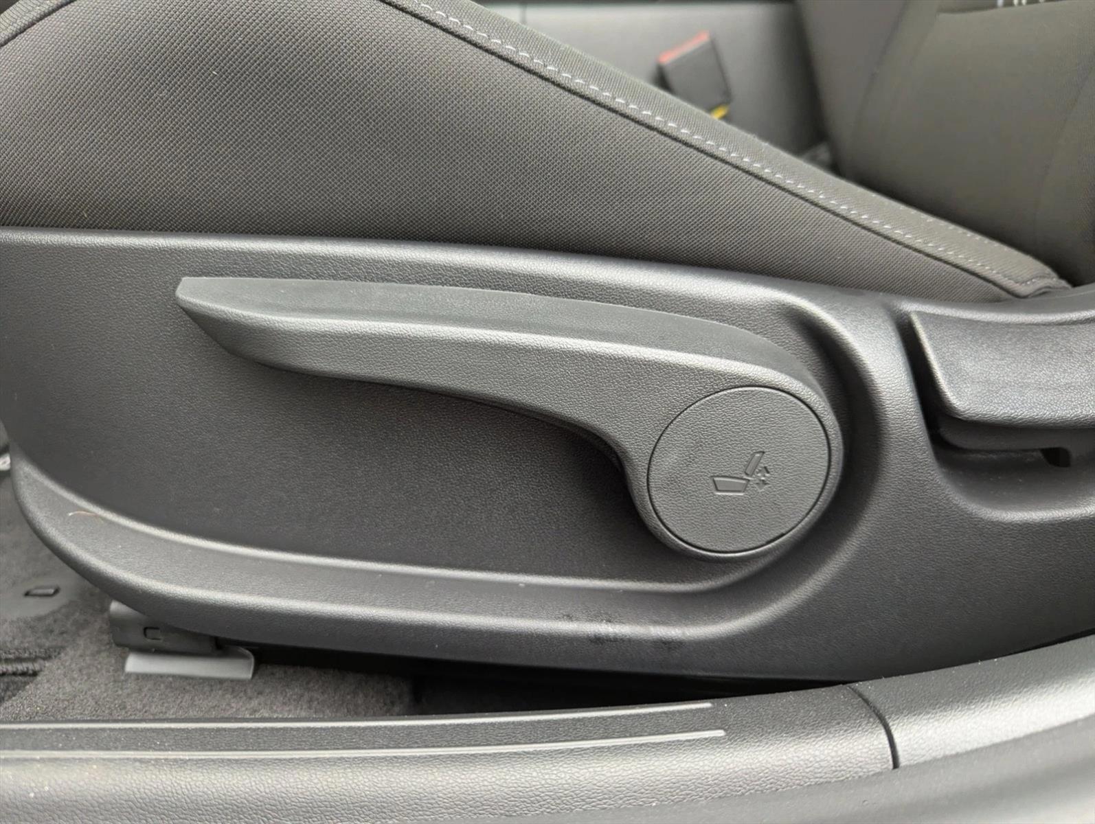 Thumbnail: 2026 Hyundai Elantra - 4