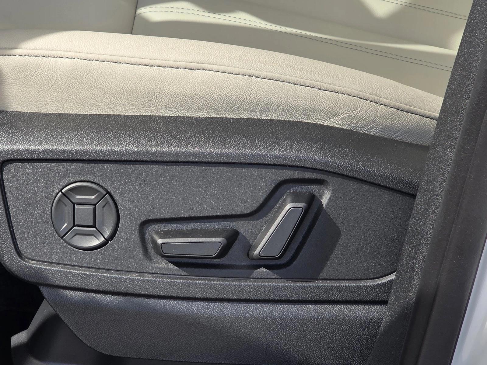 Thumbnail: 2025 Audi Q5 - 4