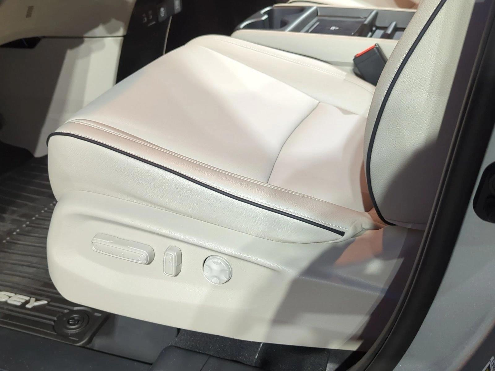 Thumbnail: 2026 Honda Odyssey - 5