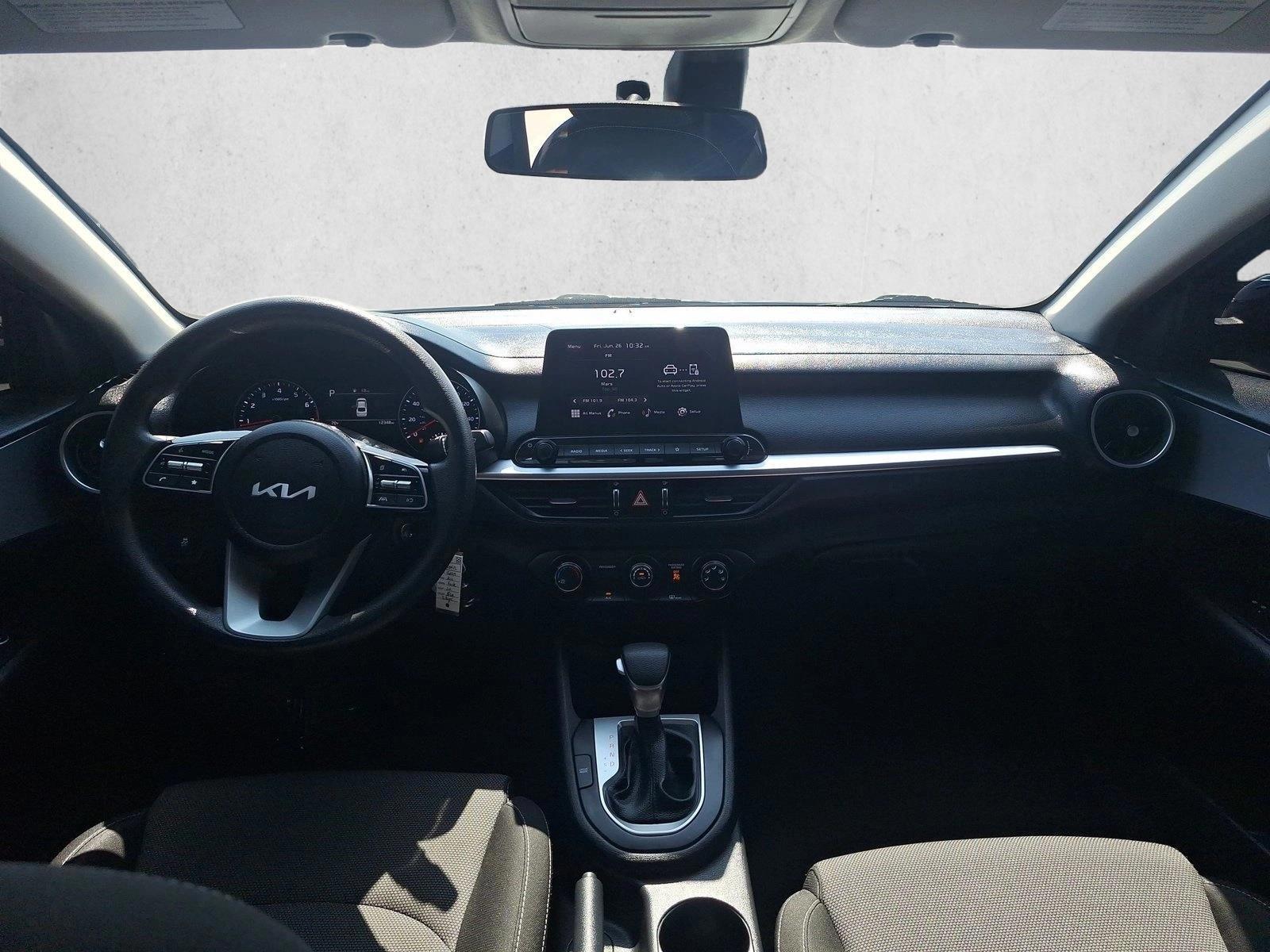 Thumbnail: 2024 Kia Forte - 3