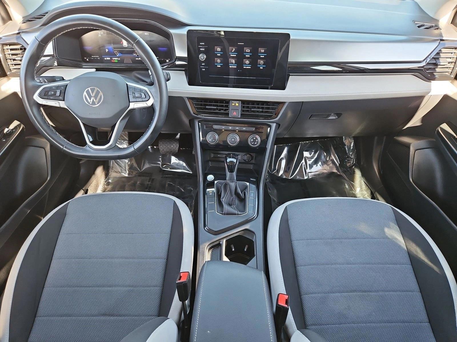 Thumbnail: 2025 Volkswagen Taos - 4
