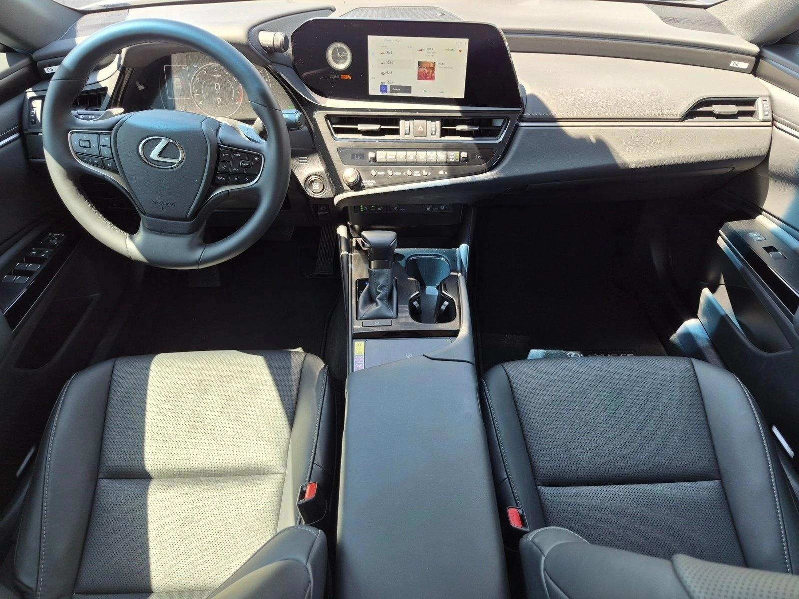 Thumbnail: 2025 Lexus ES - 4