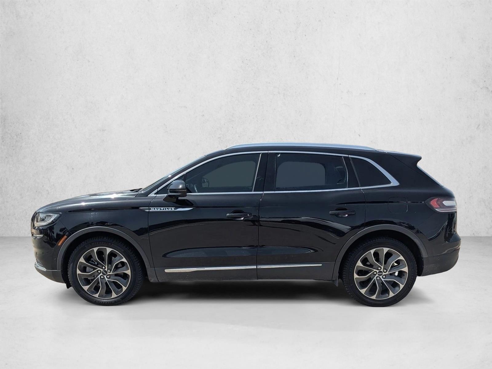 Thumbnail: 2022 Lincoln Nautilus - 2