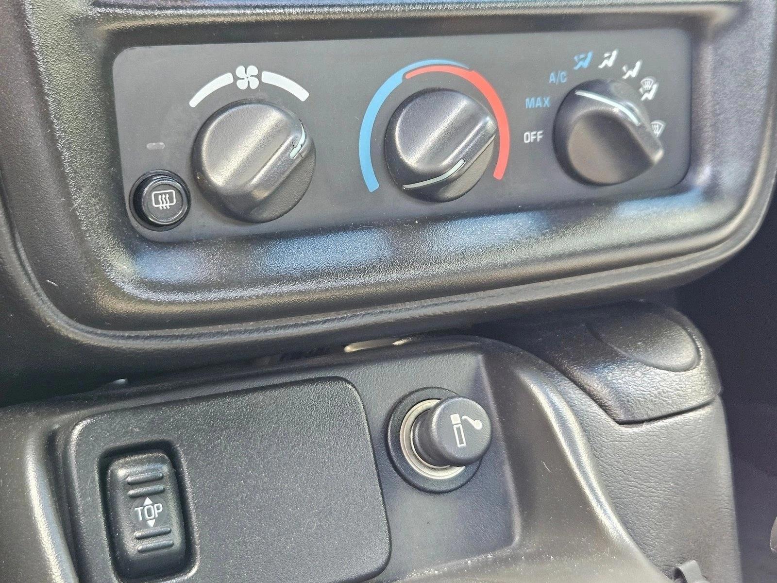 Thumbnail: 2001 Chevrolet Camaro - 3
