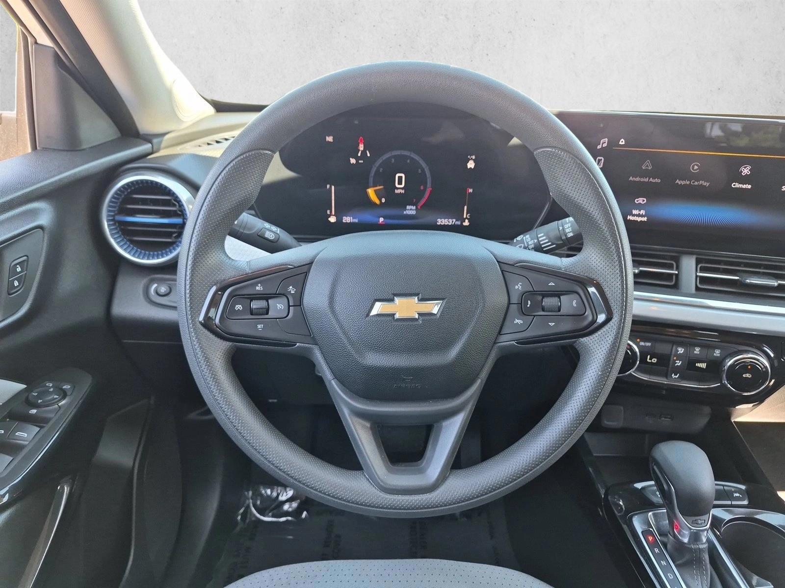 2025 Chevrolet Trax LT - Photo 13