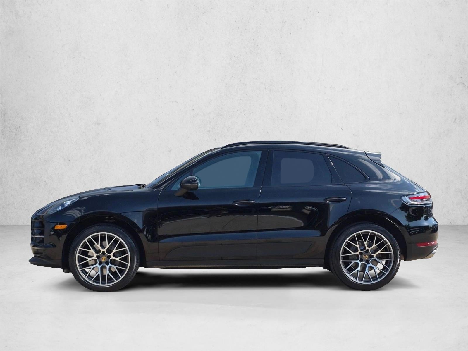 Thumbnail: 2021 Porsche Macan - 2