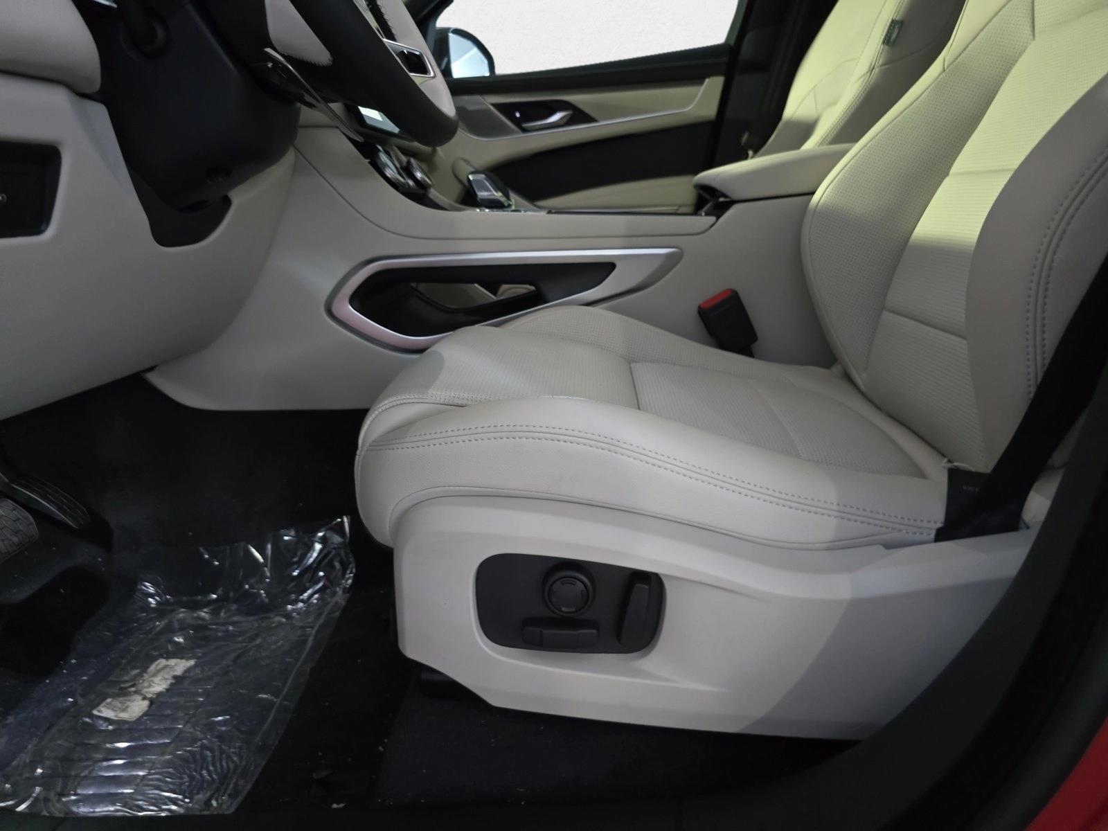 2026 Jaguar F-Pace R-Dynamic S - Photo 25