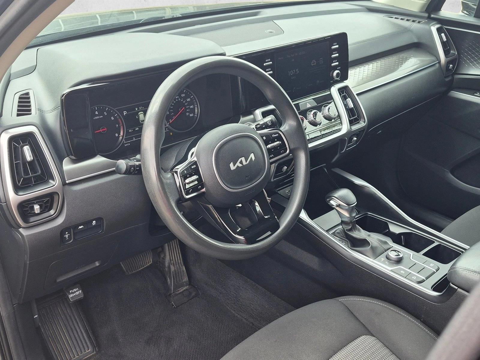 Thumbnail: 2022 Kia Sorento - 3