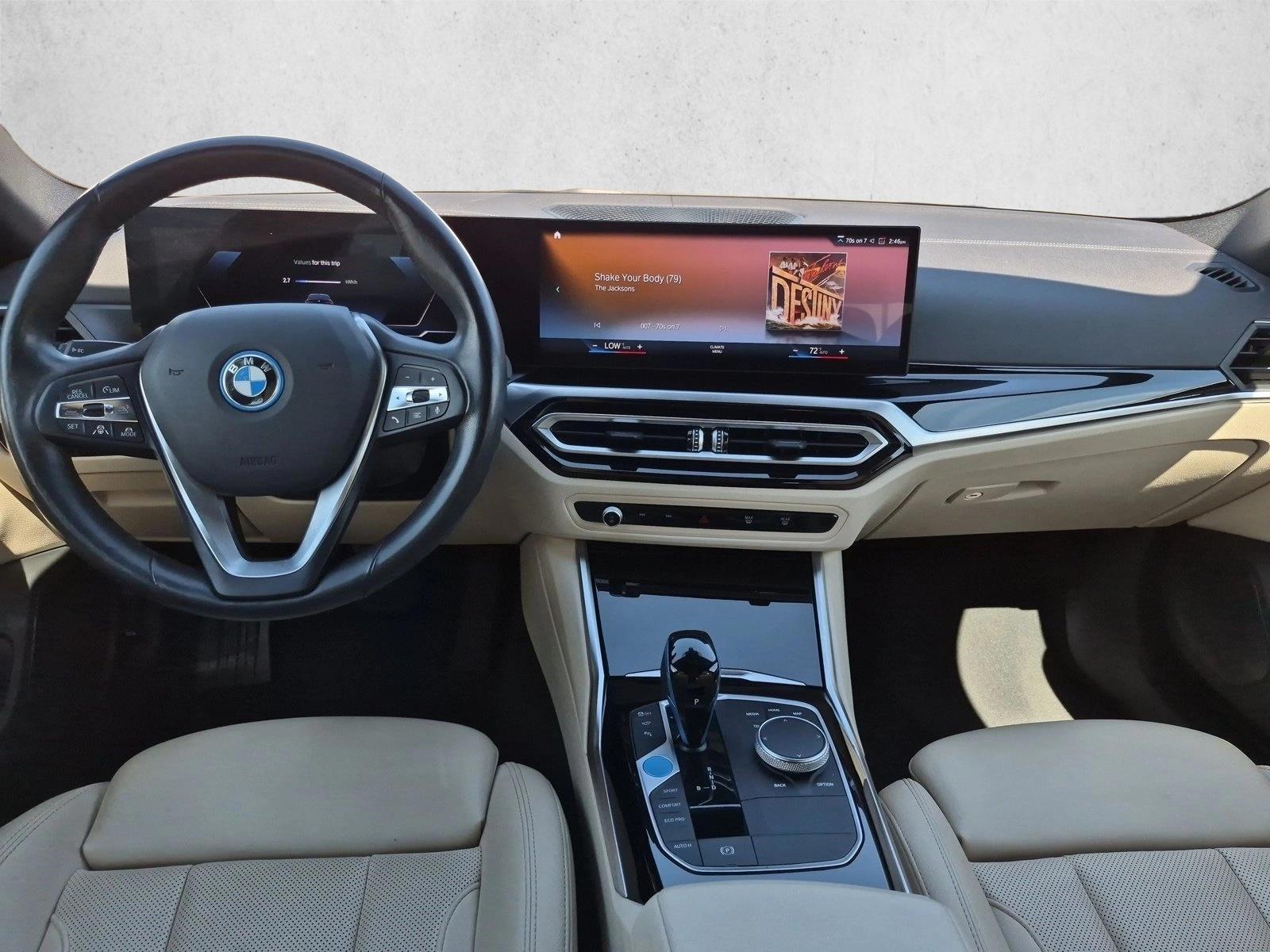 Thumbnail: 2022 BMW i4 - 4