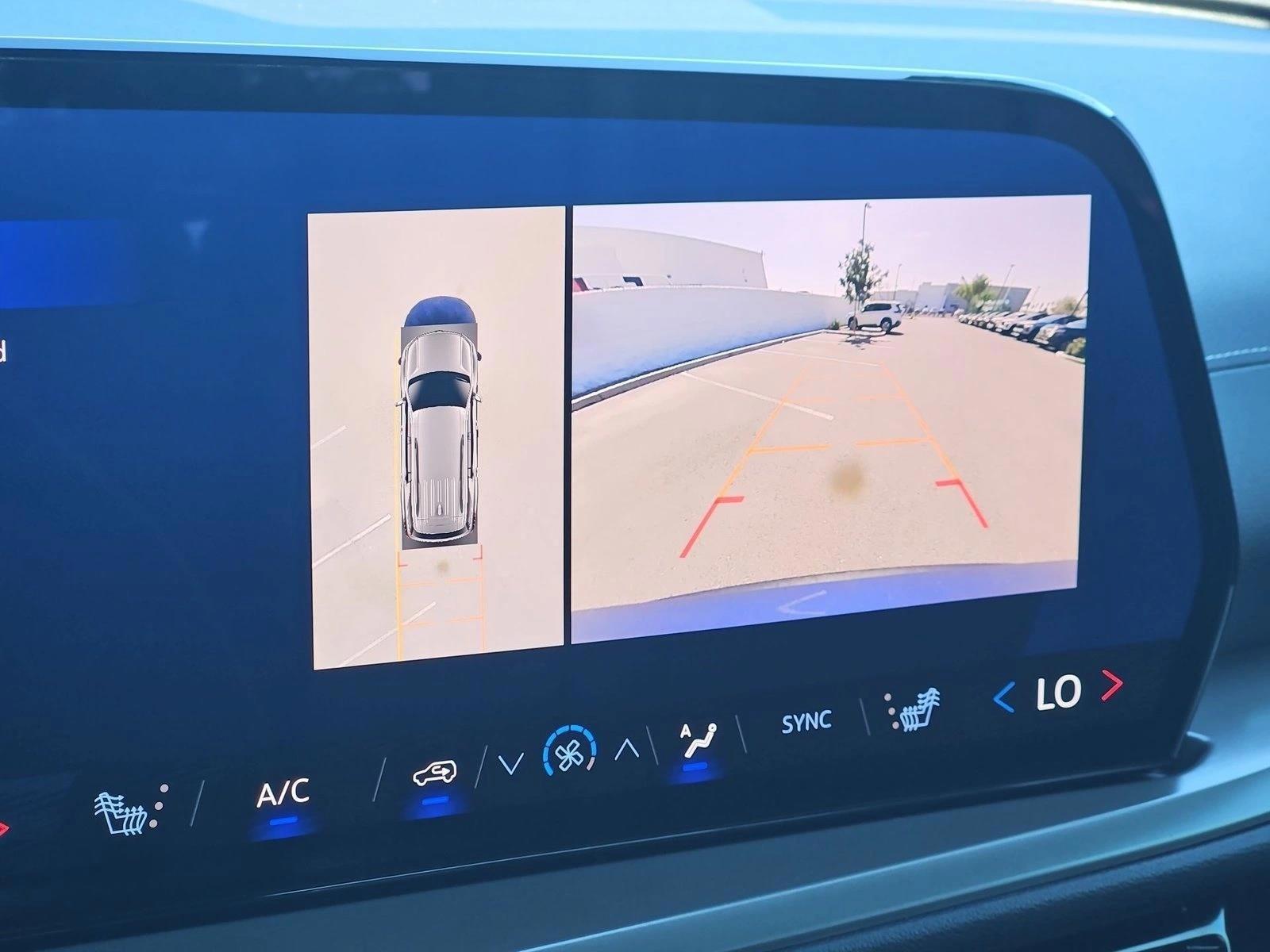 2025 Chevrolet Traverse LT - Photo 19