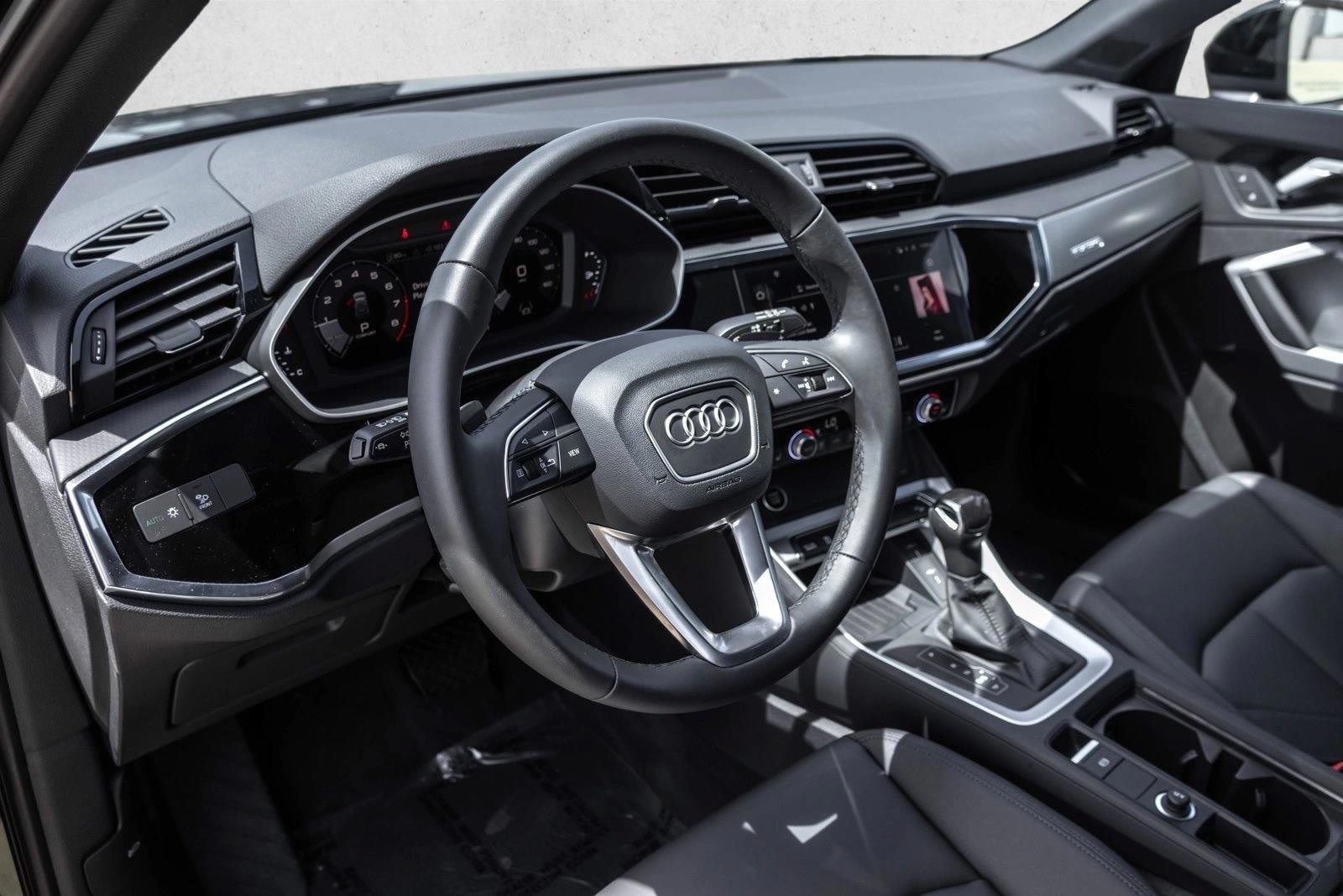 Thumbnail: 2025 Audi Q3 - 3