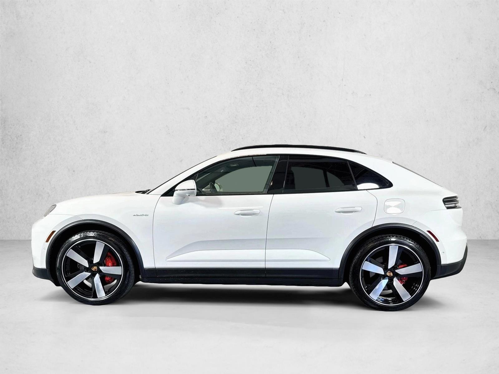Thumbnail: 2025 Porsche Macan - 2