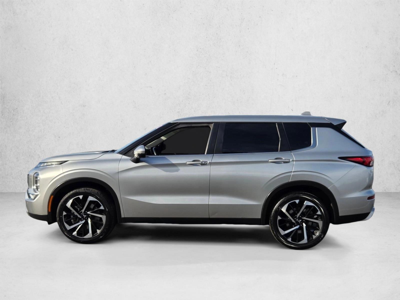Thumbnail: 2022 Mitsubishi Outlander - 2