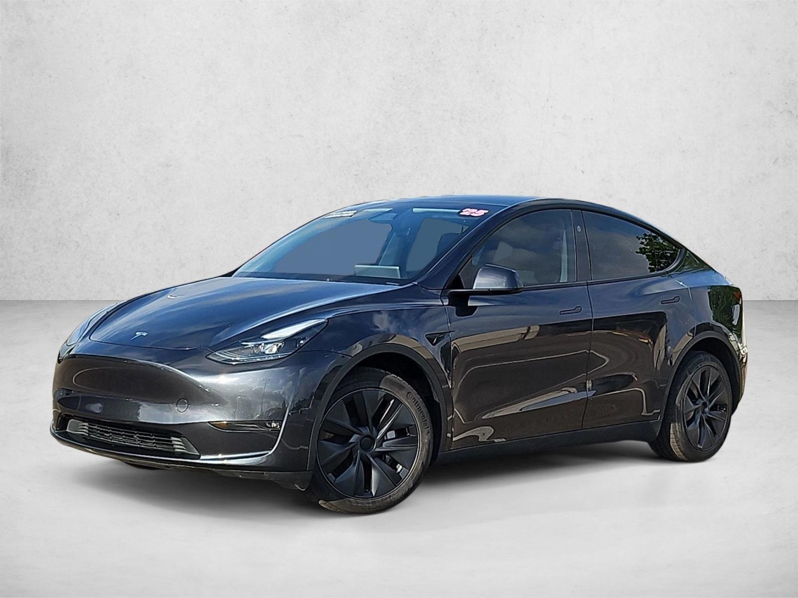 2025 Tesla Model Y Long Range Dual Motor All-Wheel Drive's photo