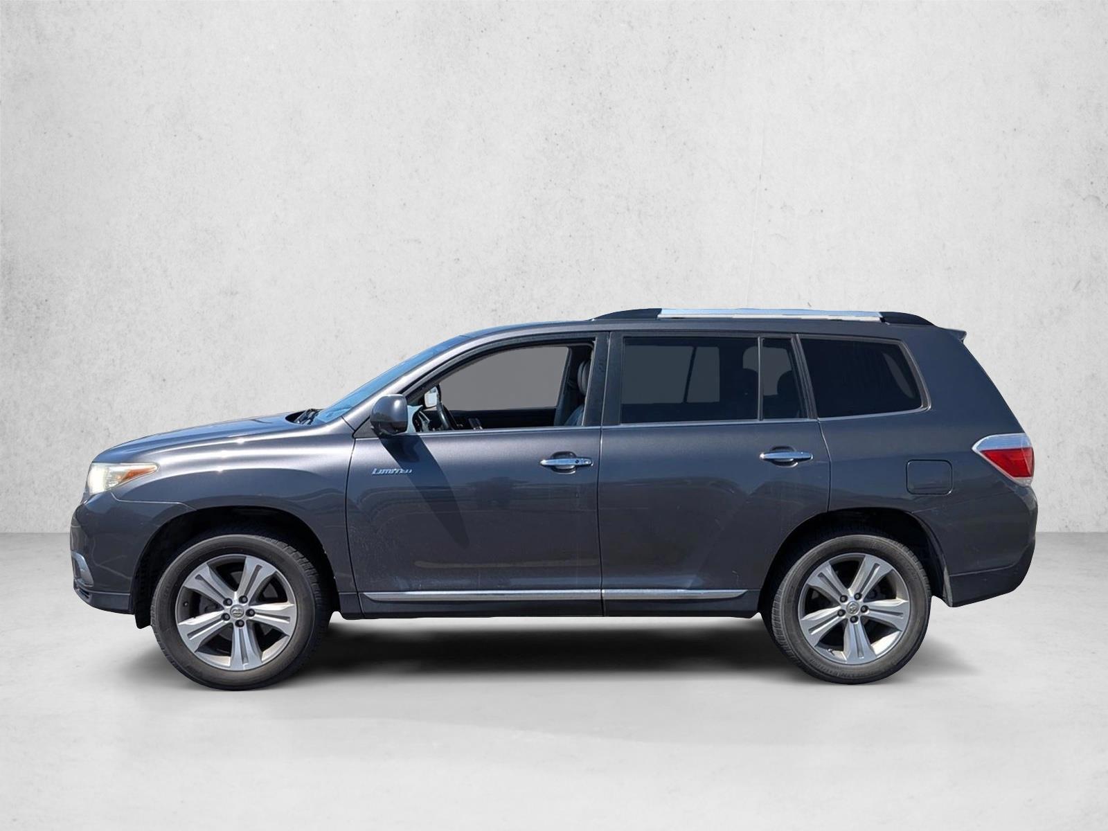 Thumbnail: 2013 Toyota Highlander - 2