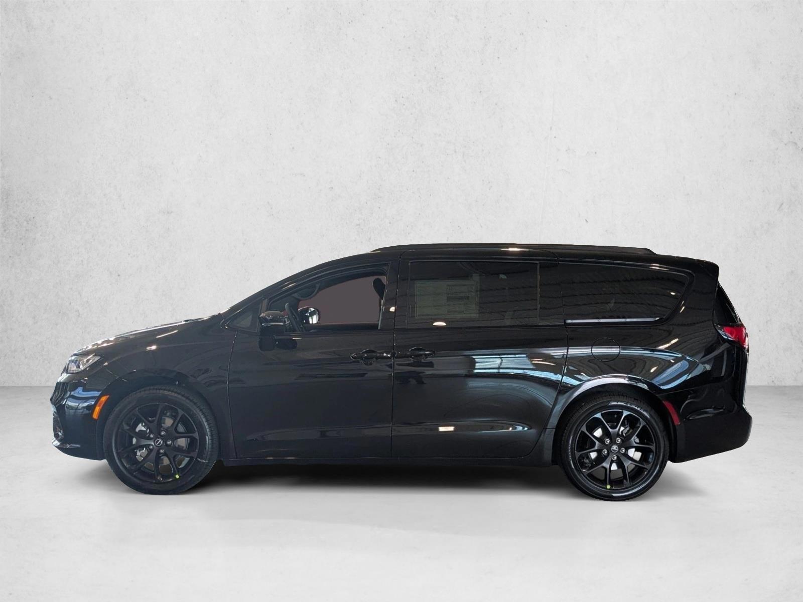 Thumbnail: 2026 Chrysler Pacifica - 2