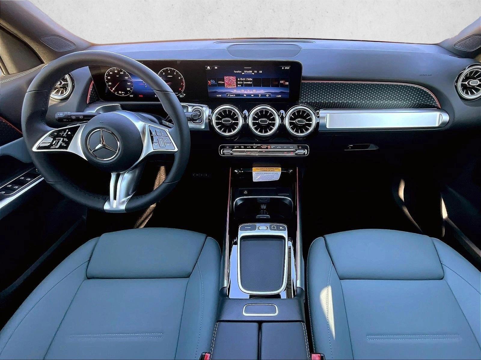 Thumbnail: 2026 Mercedes-Benz GLB - 3