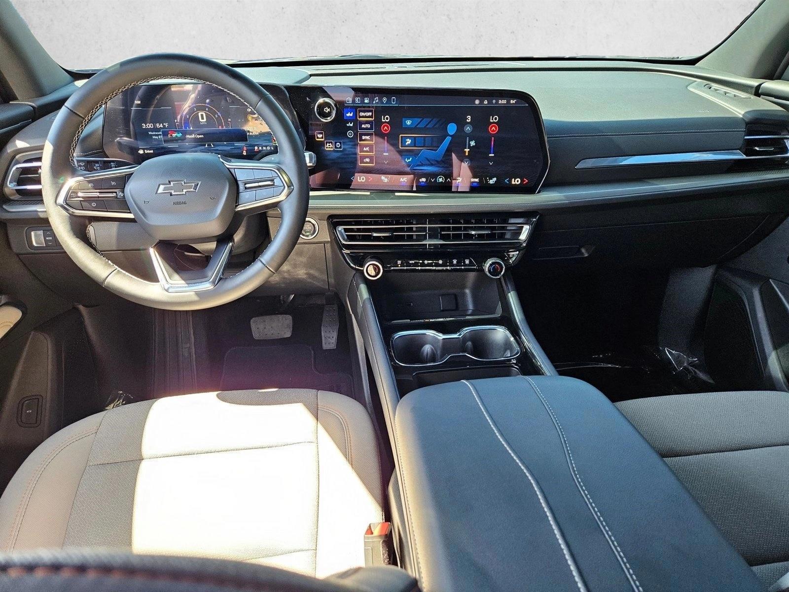 Thumbnail: 2026 Chevrolet Traverse - 3