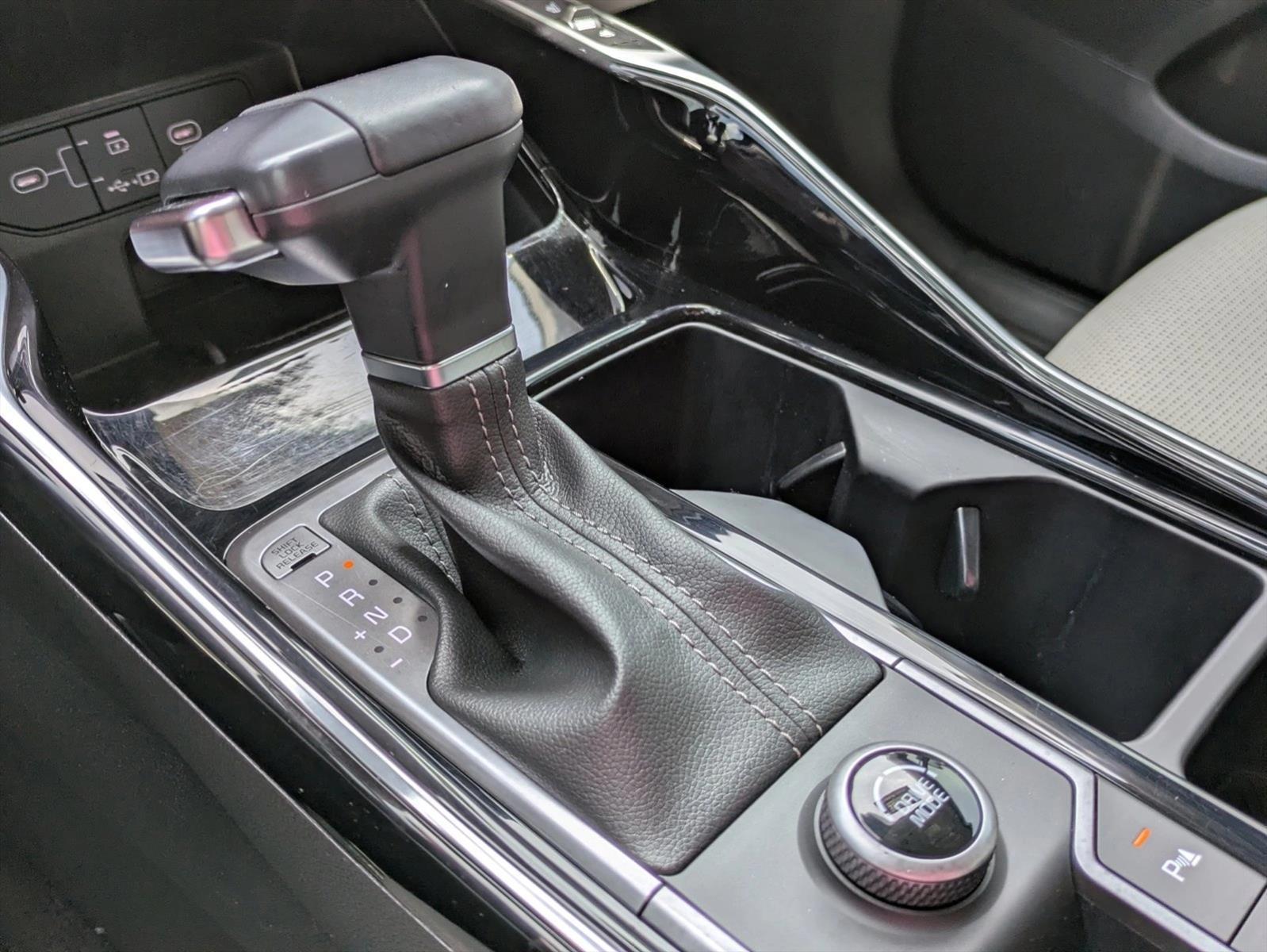 2024 Kia Sorento SX - Photo 13
