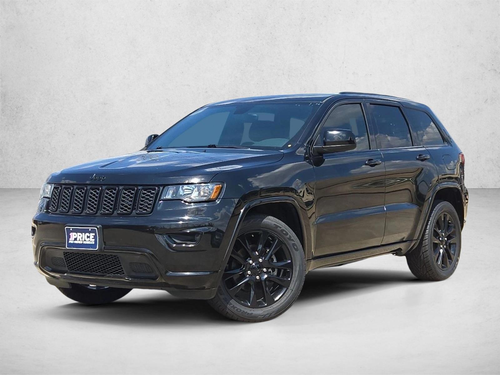 Thumbnail: 2017 Jeep Grand Cherokee - 1