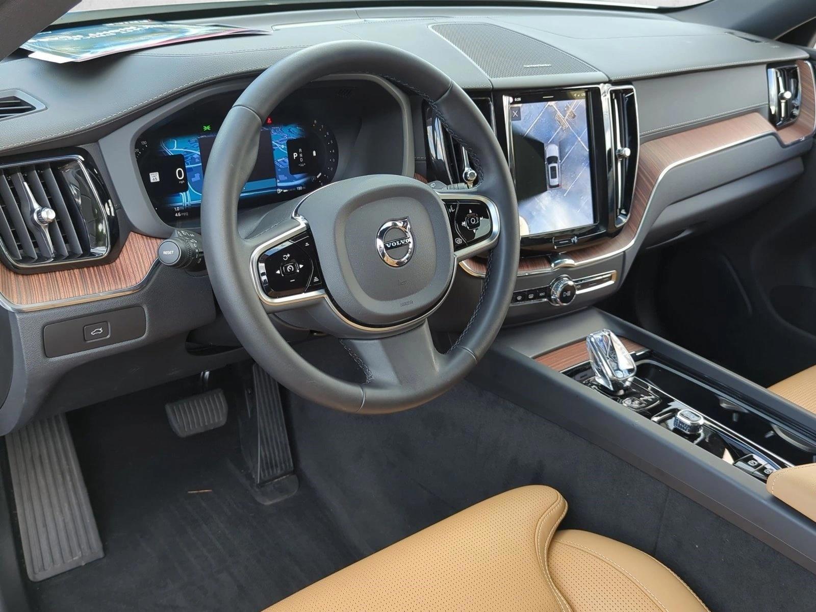 Thumbnail: 2025 Volvo XC60 - 3