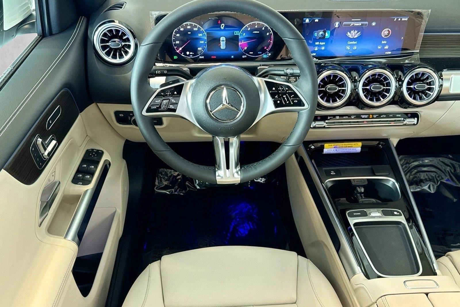 Thumbnail: 2026 Mercedes-Benz GLB - 4
