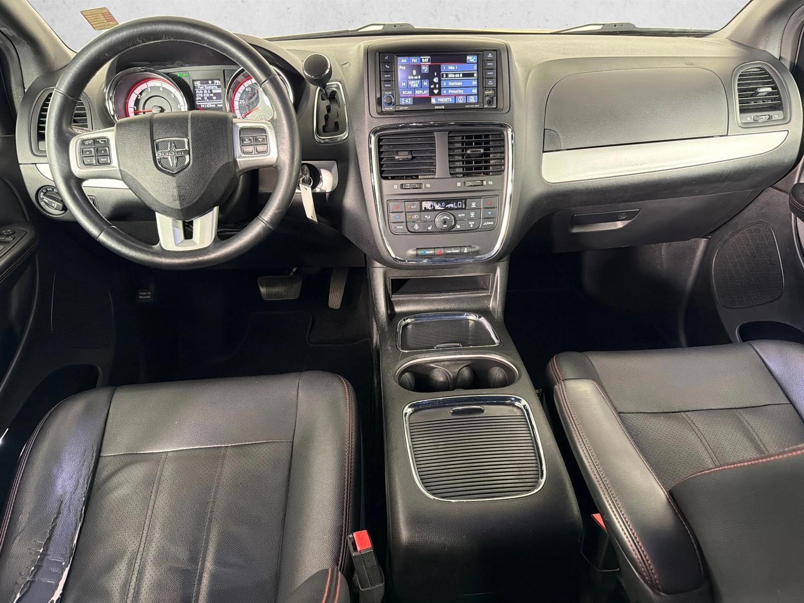 Thumbnail: 2017 Dodge Grand Caravan - 3