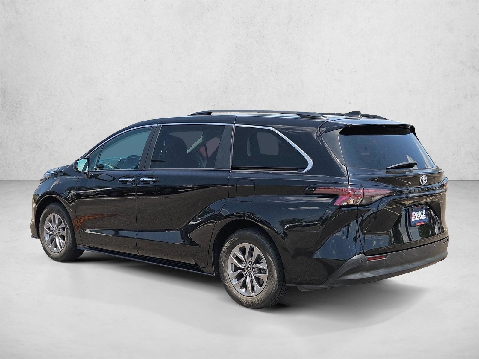 2023 Toyota Sienna XLE - Photo 7