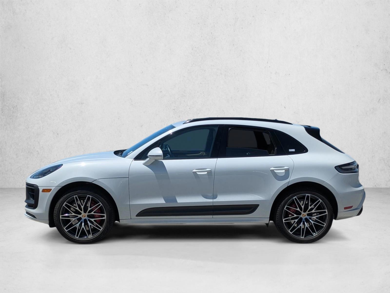 Thumbnail: 2022 Porsche Macan - 2