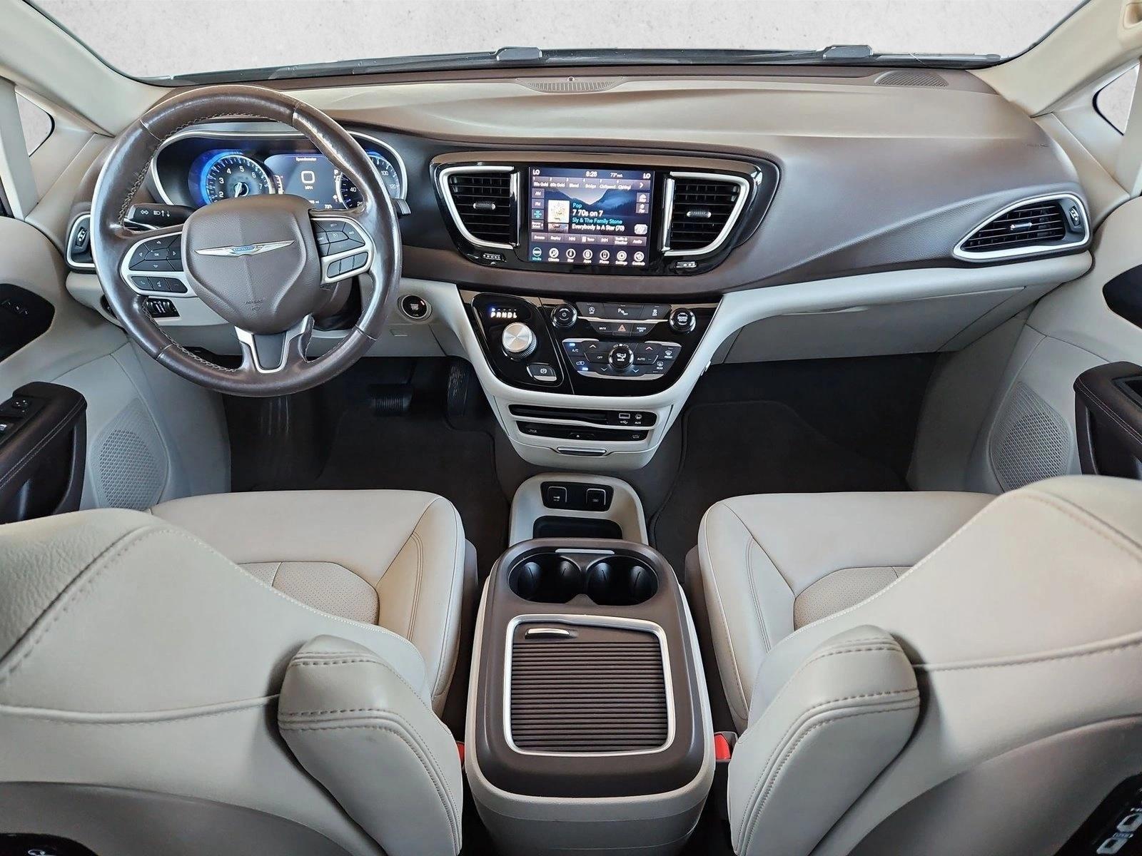 Thumbnail: 2020 Chrysler Pacifica - 3