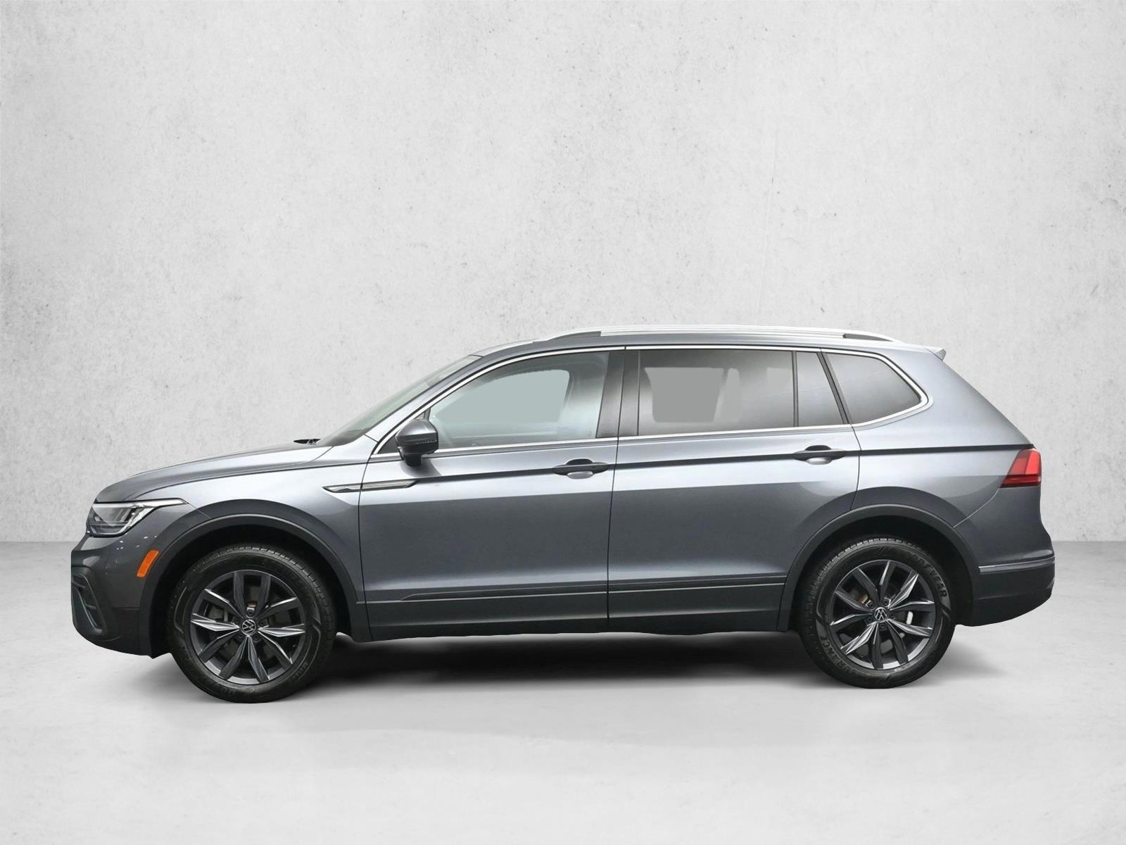 Thumbnail: 2022 Volkswagen Tiguan - 2