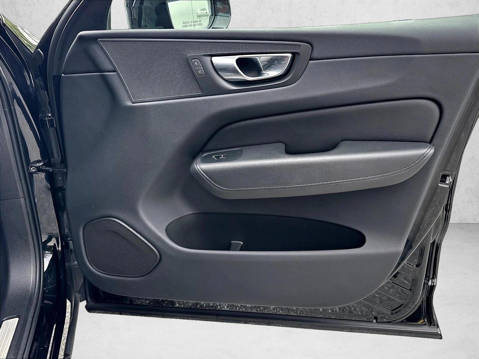 2022 Volvo XC60 Momentum - Photo 19