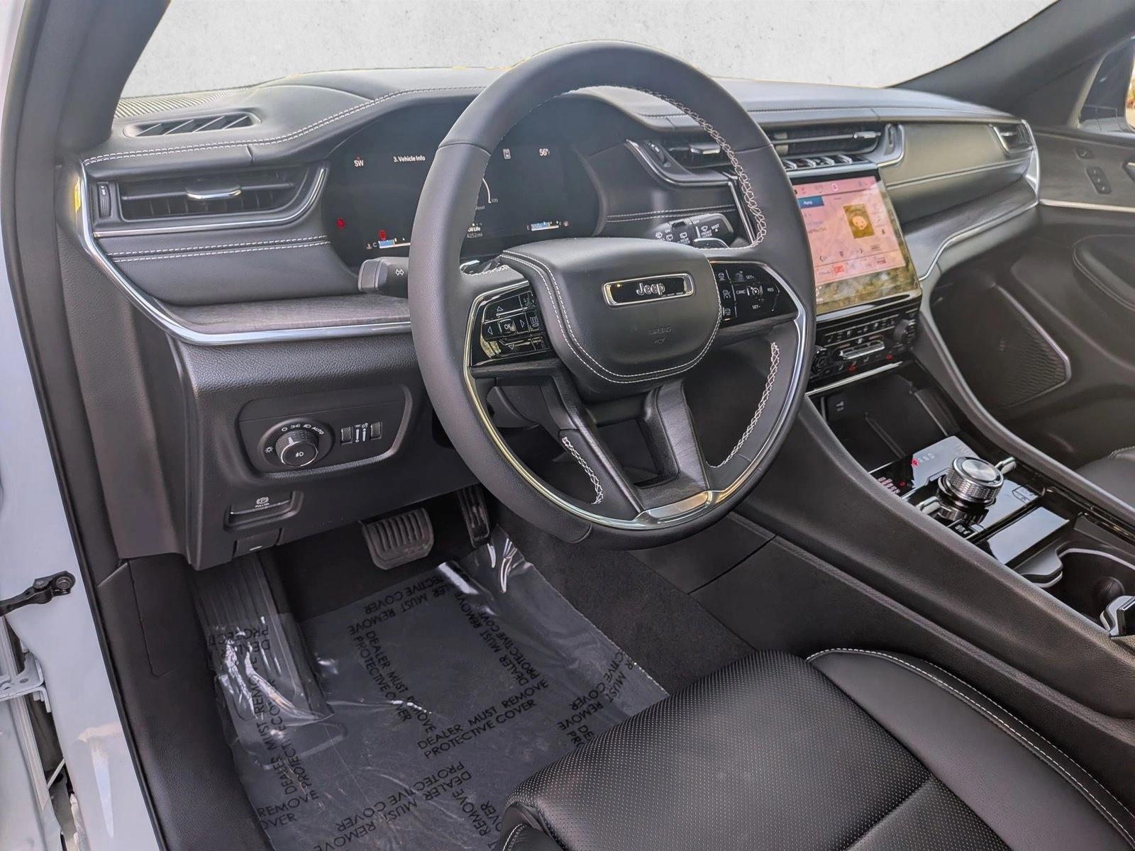 Thumbnail: 2025 Jeep Grand Cherokee - 3
