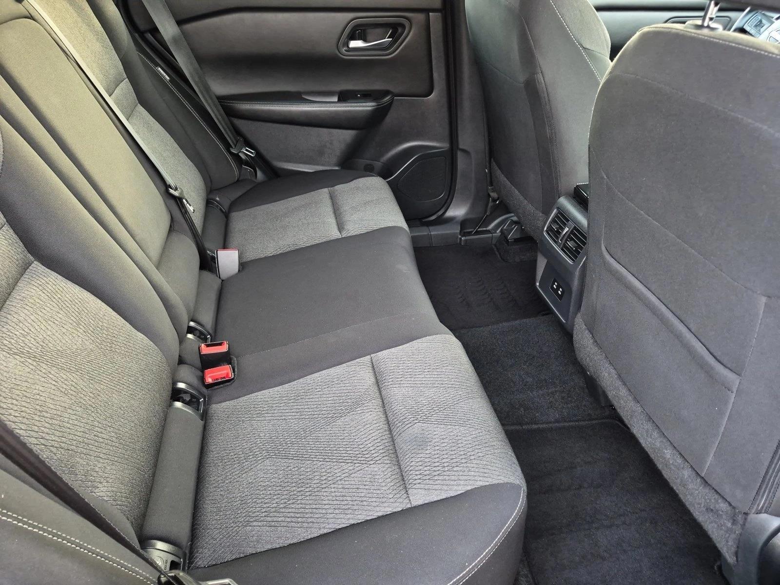 2025 Nissan Rogue SV - Photo 19