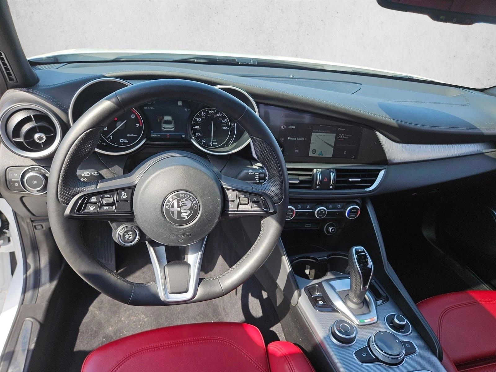 Thumbnail: 2023 Alfa Romeo Giulia - 3