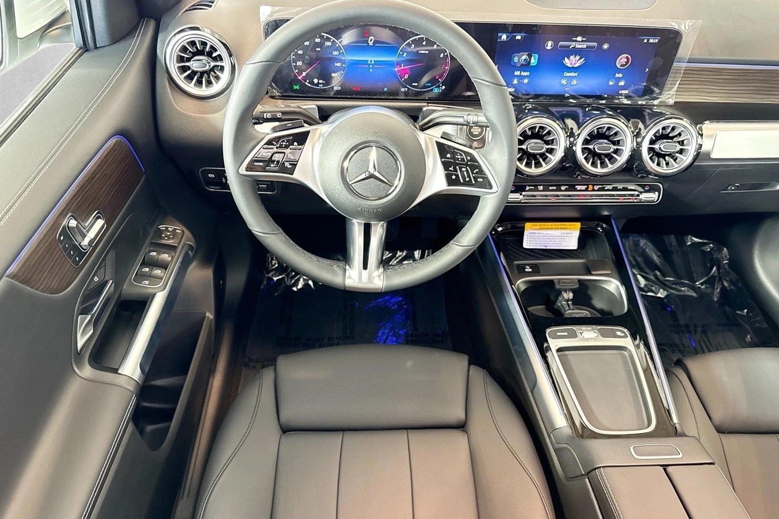 Thumbnail: 2026 Mercedes-Benz GLB - 4