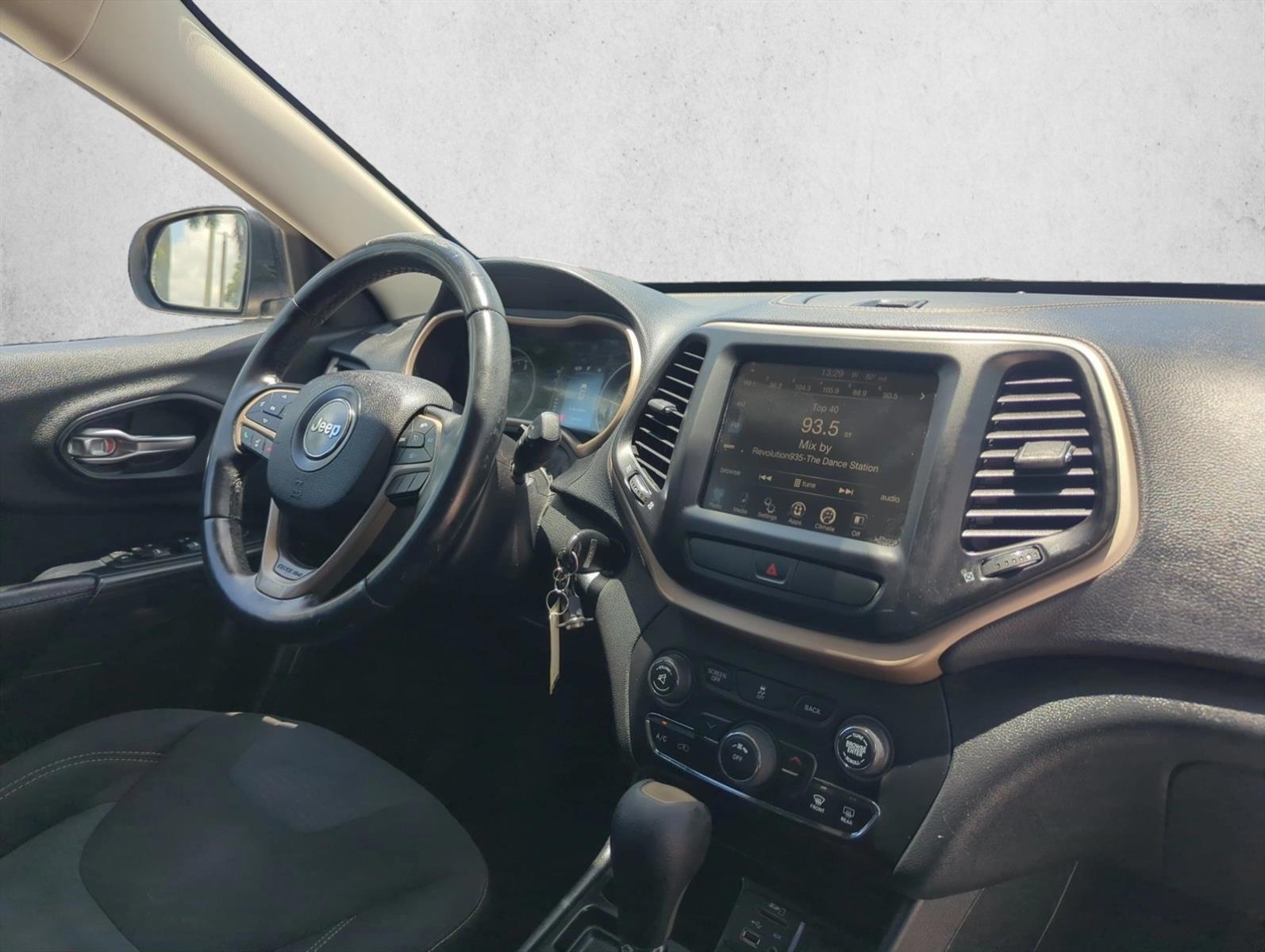 Thumbnail: 2016 Jeep Cherokee - 3