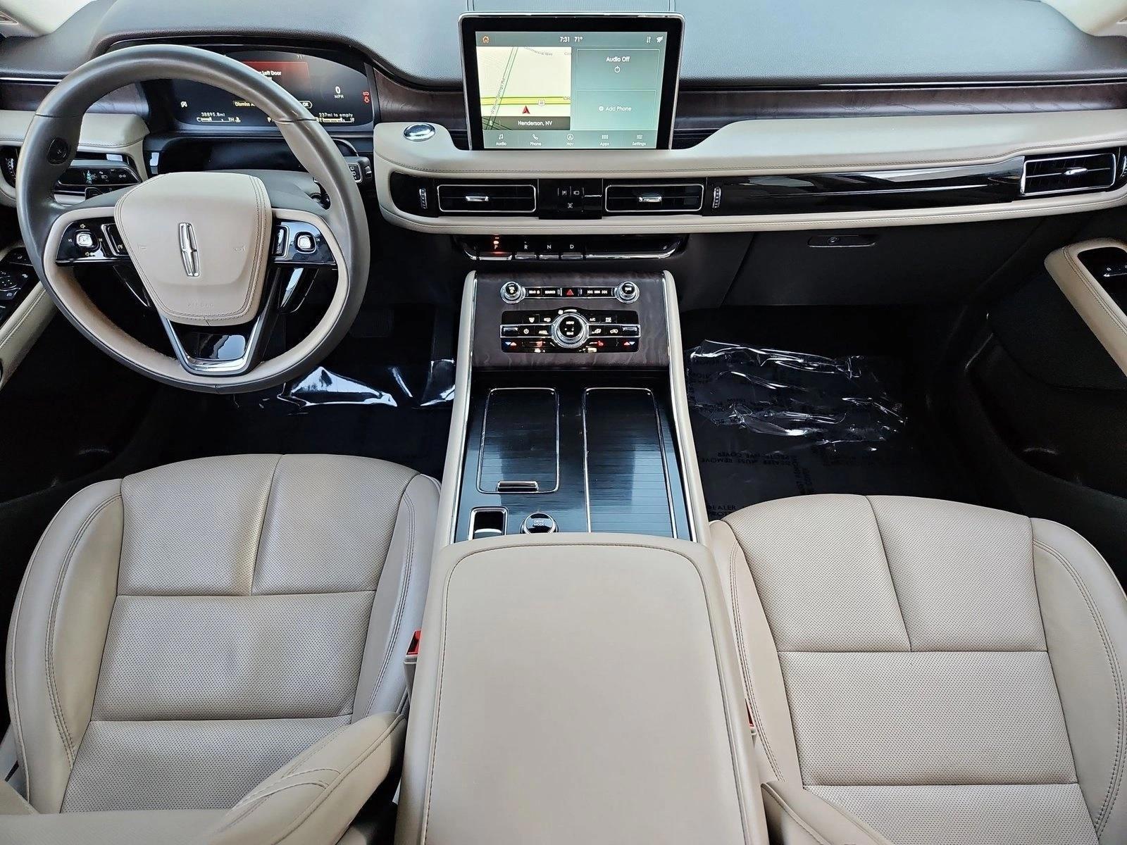 Thumbnail: 2022 Lincoln Aviator - 3