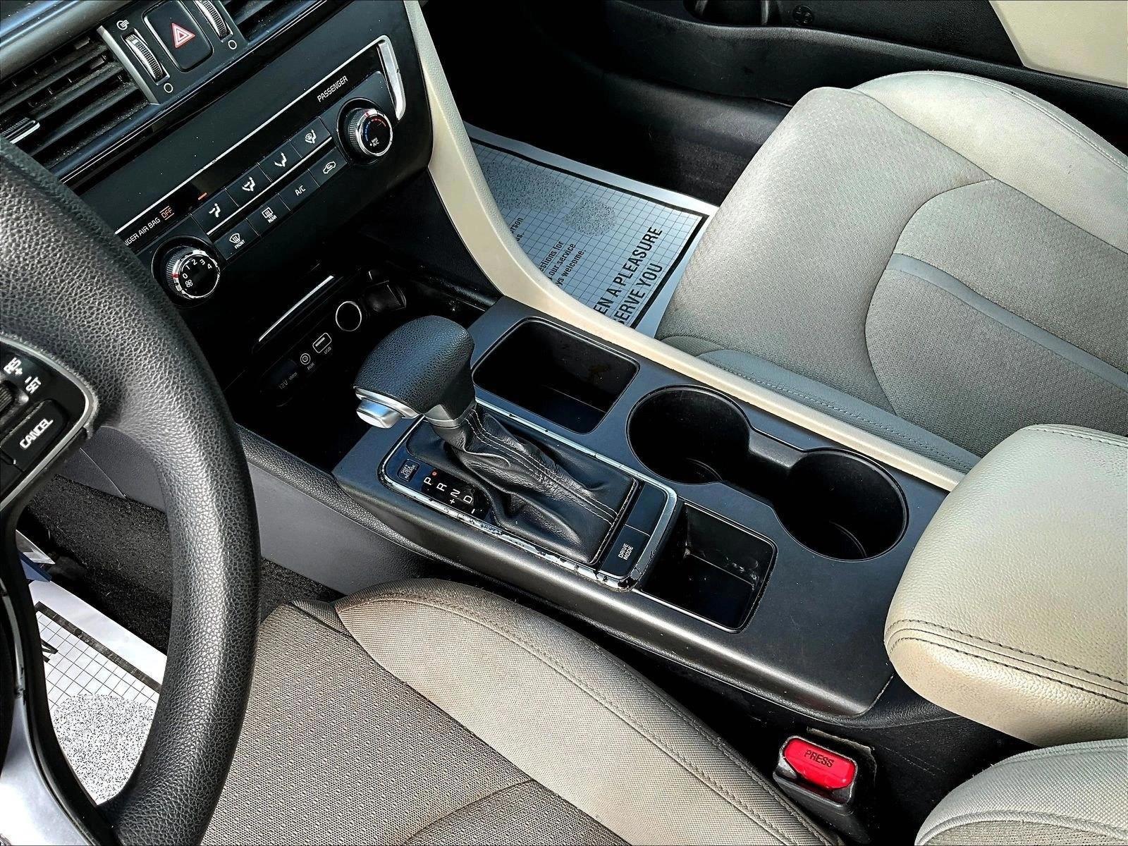 2016 Kia Optima LX - Photo 15