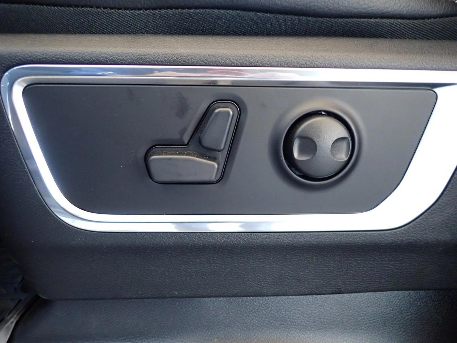 Thumbnail: 2026 RAM 1500 - 4
