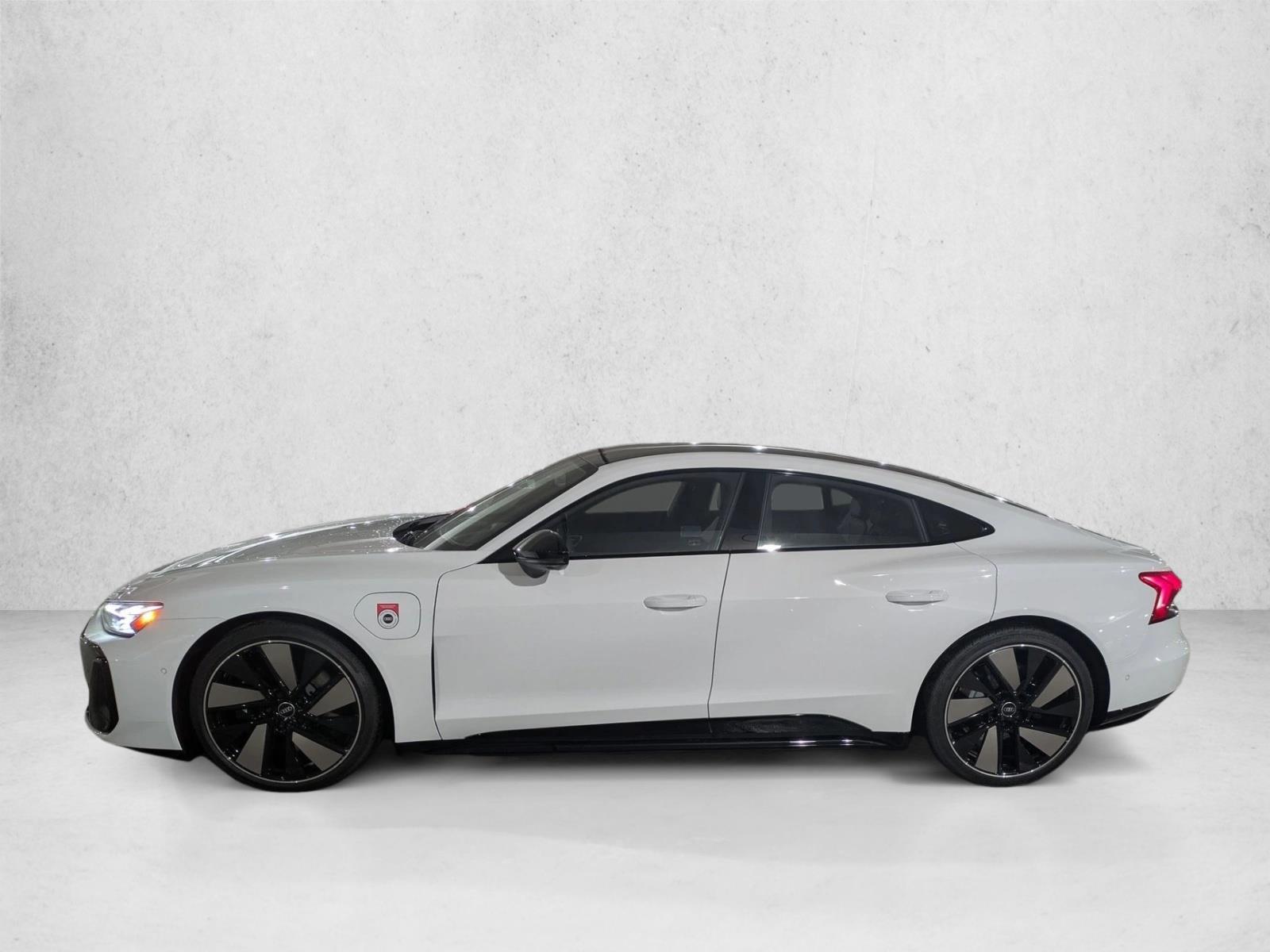 Thumbnail: 2026 Audi e-tron GT - 2