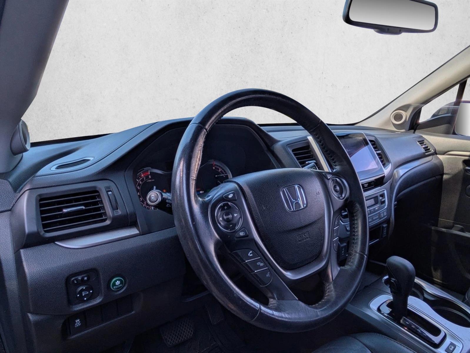 Thumbnail: 2018 Honda Pilot - 3