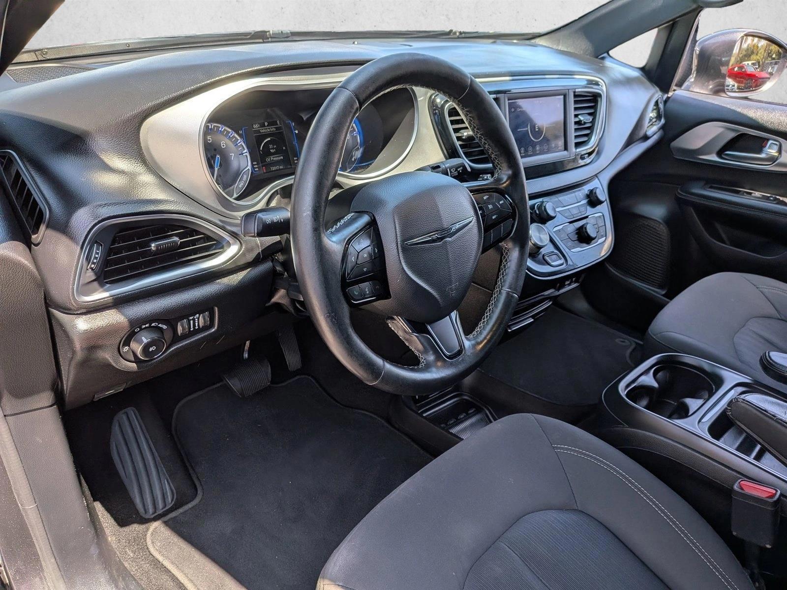 Thumbnail: 2019 Chrysler Pacifica - 3
